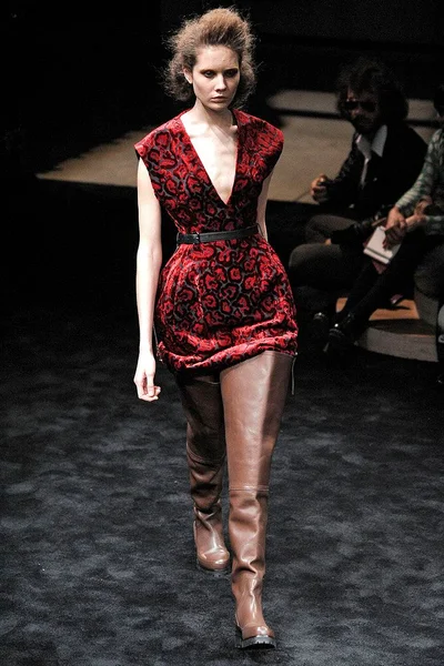 Look 12